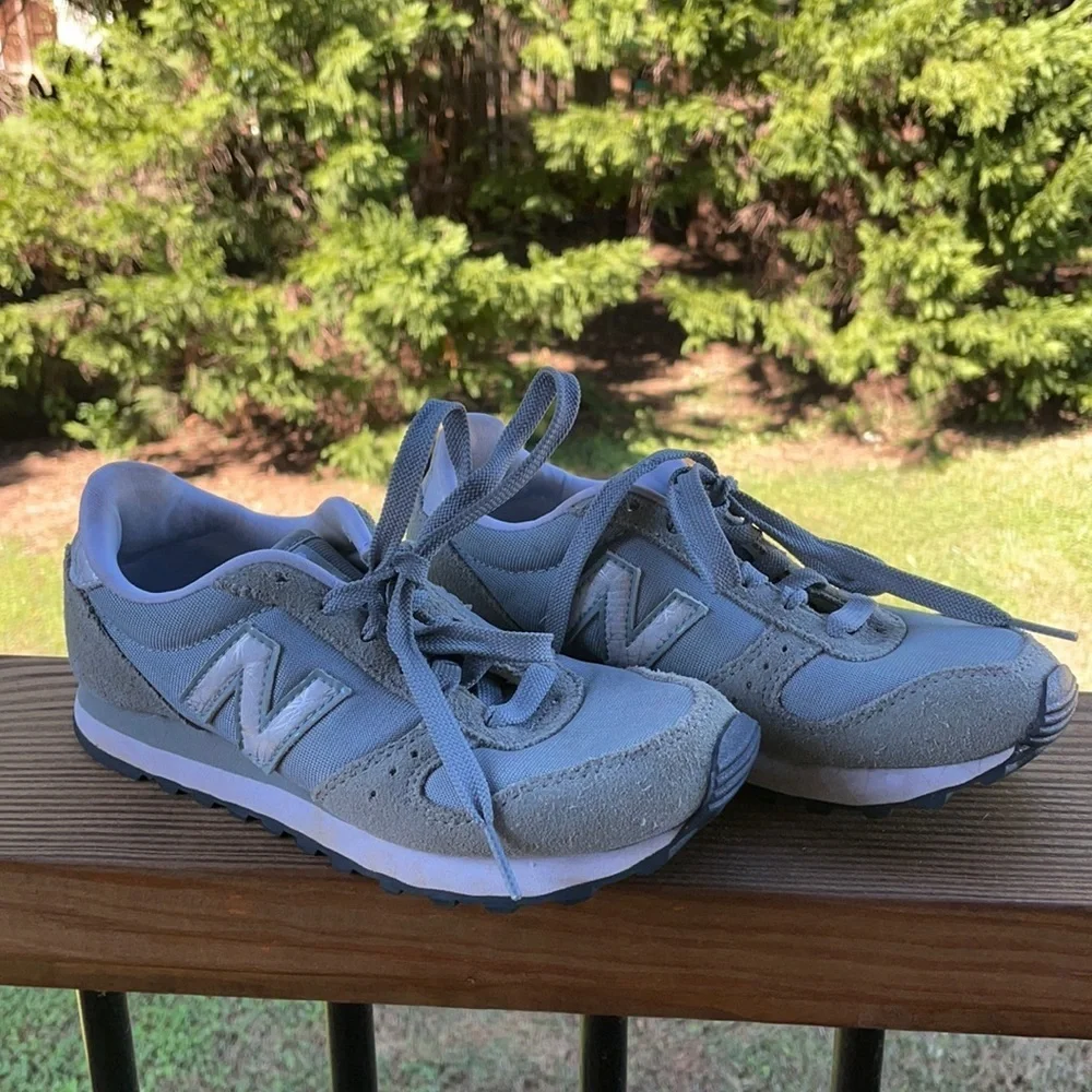 New Balance 311 Lifestyle Sneaker Gray size 5.5 - Picture 2 of 9
